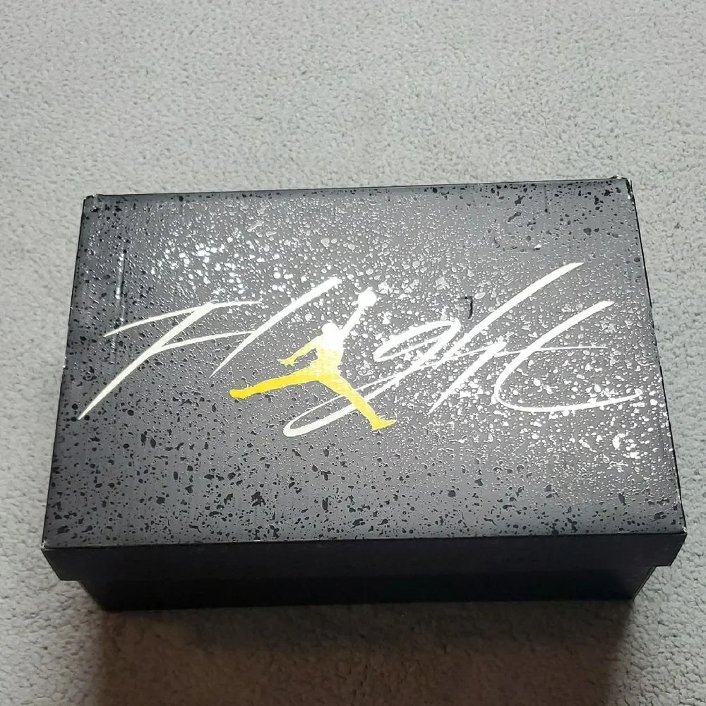 Jordan Air 4 Retro Black and Tour Yellow Mens Size 8.5 Womens 10